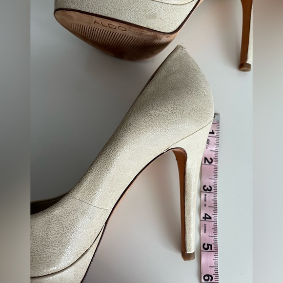 Aldo Nude, Peep-Toe, Faux-Suede, 5” Stiletto. Sz 9. - Picture 3 of 5